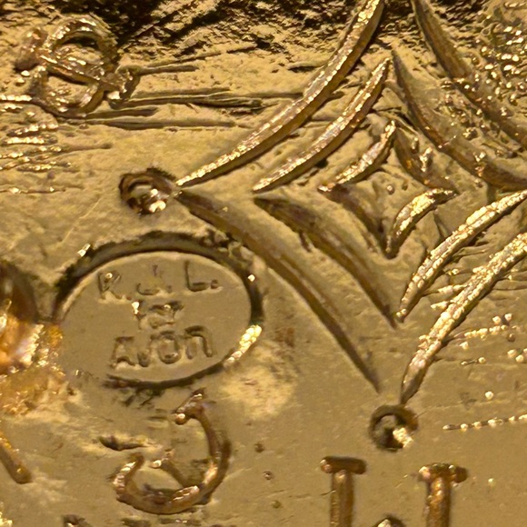 KJL for Avon Gold and Pearl Pendant - Picture 6 of 10